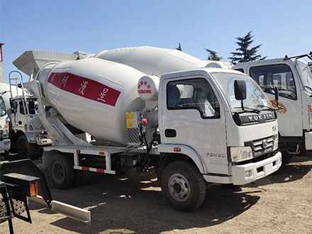 躍進4立方混凝土攪拌車